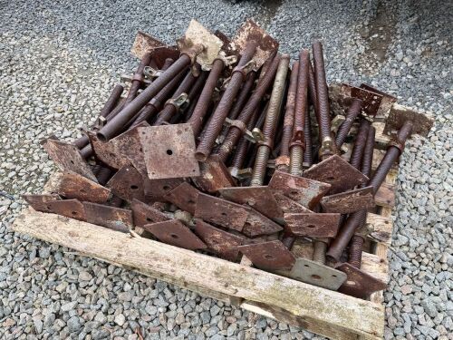 PALLET TO INC. APPROX. 50No. ADJUSTABLE FEET TO SUIT SCAFFOLDING