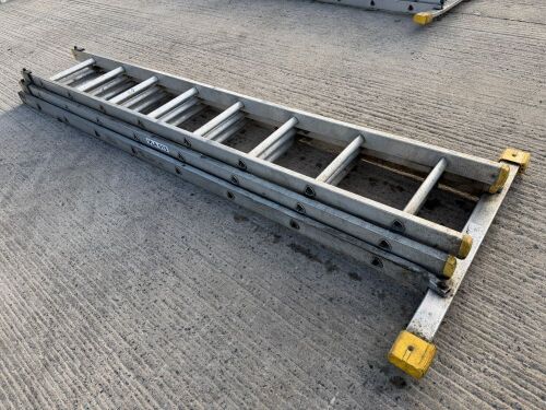 8 TREAD TRIPLE EXTENSION ALUMINIUM LADDER