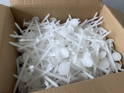 PALLET TO INC. APPROX. 28000No. 130mm PLASTIC INSULATION FIXINGS