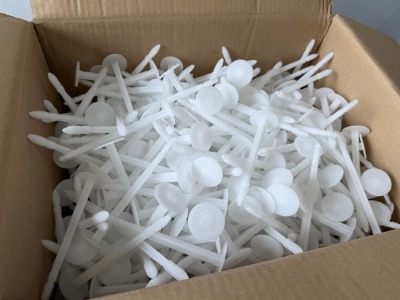 PALLET TO INC. APPROX. 28000No. 130mm PLASTIC INSULATION FIXINGS