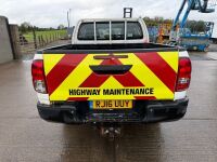 TOYOTA HILUX ACTIVE 2.4 D-4D DOUBLE CAB PICKUP&nbsp; - 18