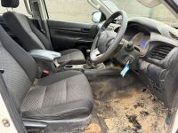 TOYOTA HILUX ACTIVE 2.4 D-4D DOUBLE CAB PICKUP&nbsp; - 29