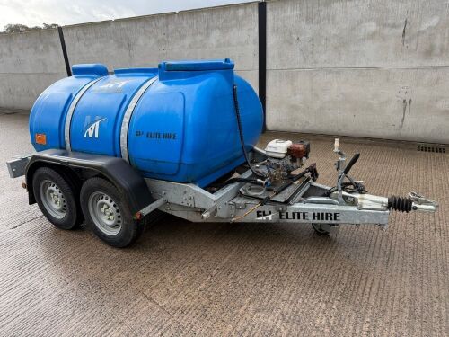 MAXFLOW TWIN AXLE FAST TOW POWER WASHER