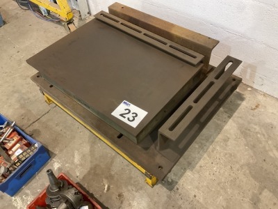 METAL STILLAGE TO INC. CHELMSFORD ENGINEERS SURFACE TABLE