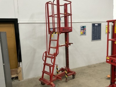 QUICKSTEP 200 150KGS MOBILE PODIUM