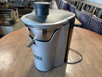ZUMEX 240V MULTI-FRUIT JUICER