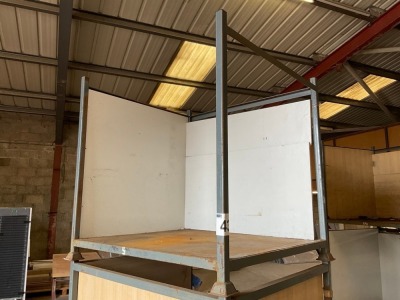 APPROX 5ft x 4.6ft METAL STILLAGE