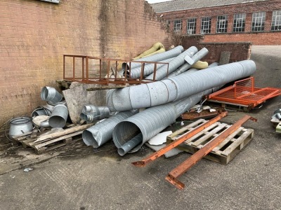 LARGE SELECTION OF ASSORTED GALVANISED DUCTING