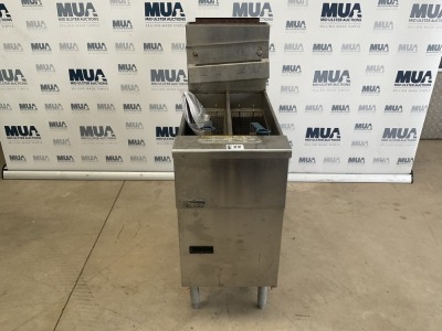 PITCO SG14T SINGLE TANK TWIN BASKET FREE STANDING FRYER (GAS)