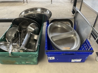 QUANTITY OF ASSORTED STAINLESS STEEL SERVING TRAYS, DISHES & COOKWARE