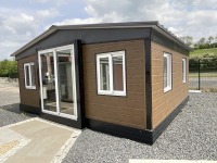 APPROX 21ft x 18ft 2 BEDROOM LUXURY CABIN - 2