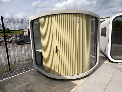 APPROX 7ft x 7ft PORTABLE LUXURY GARDEN POD WITH SPECIAL ROUND CORNER DESIGN