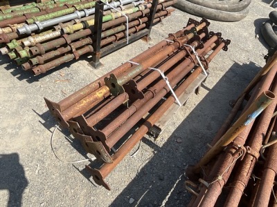 PALLET TO INC. APPROX 10No. ACRO PROPS