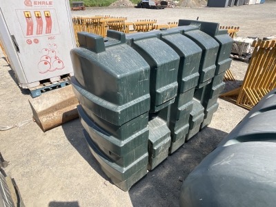 APPROX 1100lt SLIMLINE PLASTIC OIL TANK