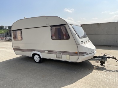 HALLMARK 14/4 5 BERTH SINGLE AXLE CARAVAN