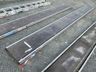 APPROX 4.8m YOUNGMAN ALUMINUIM STAGING BOARD