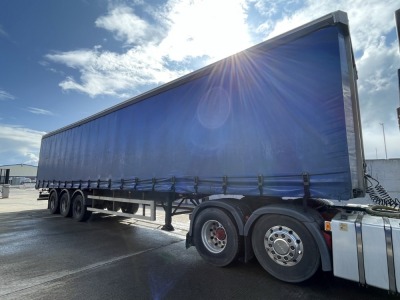 SDC 45ft TRI AXLE CURTAINSIDER ON AIR